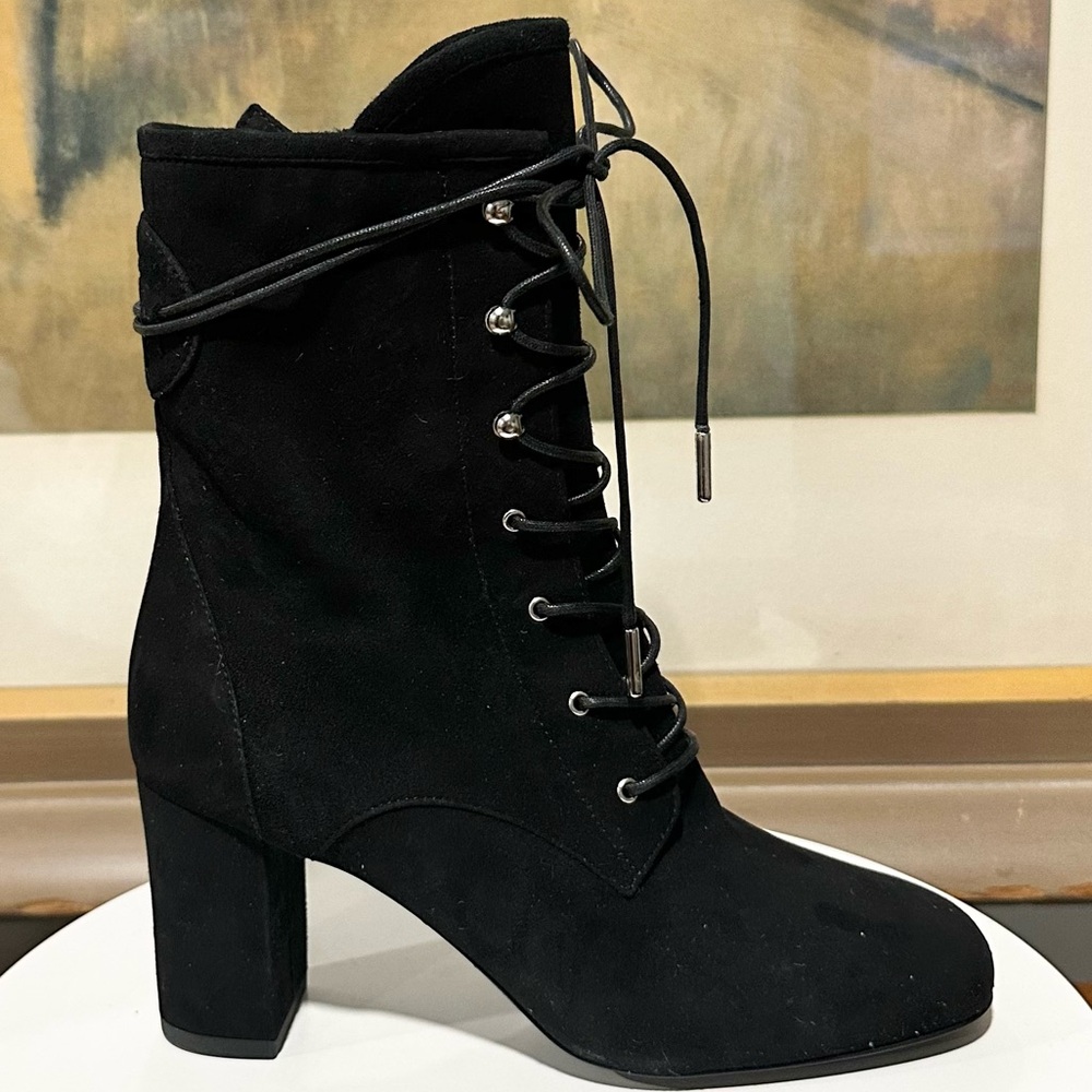 🌹LONGCHAMP🌹 Lace Up Black Suede Bootie Size: 36 - Picture 4 of 14